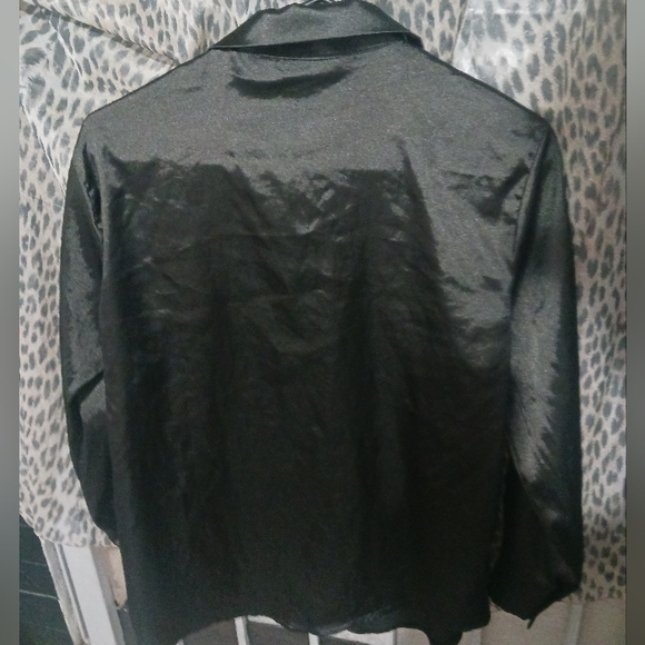 Women Black Silk Buttoned Long Sleeve Shirt - Picture 7 of 8